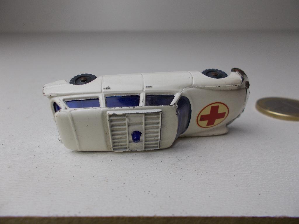 1965 Husky Models Nr. 6 CITROEN SAFARI AMBULANCE., Ophalen of Verzenden, Gebruikt, Auto, Overige merken