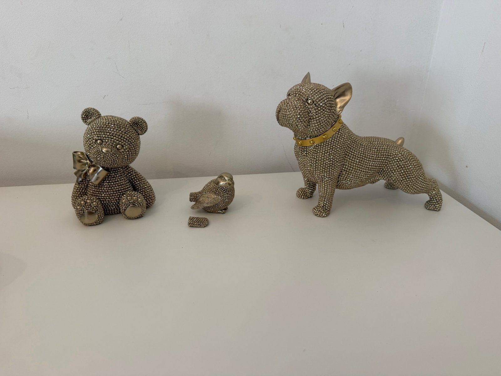 Beeldjes te koop: Hond, Beer en Vogel (staartje afgebroken), Ophalen, Gebruikt, Dier