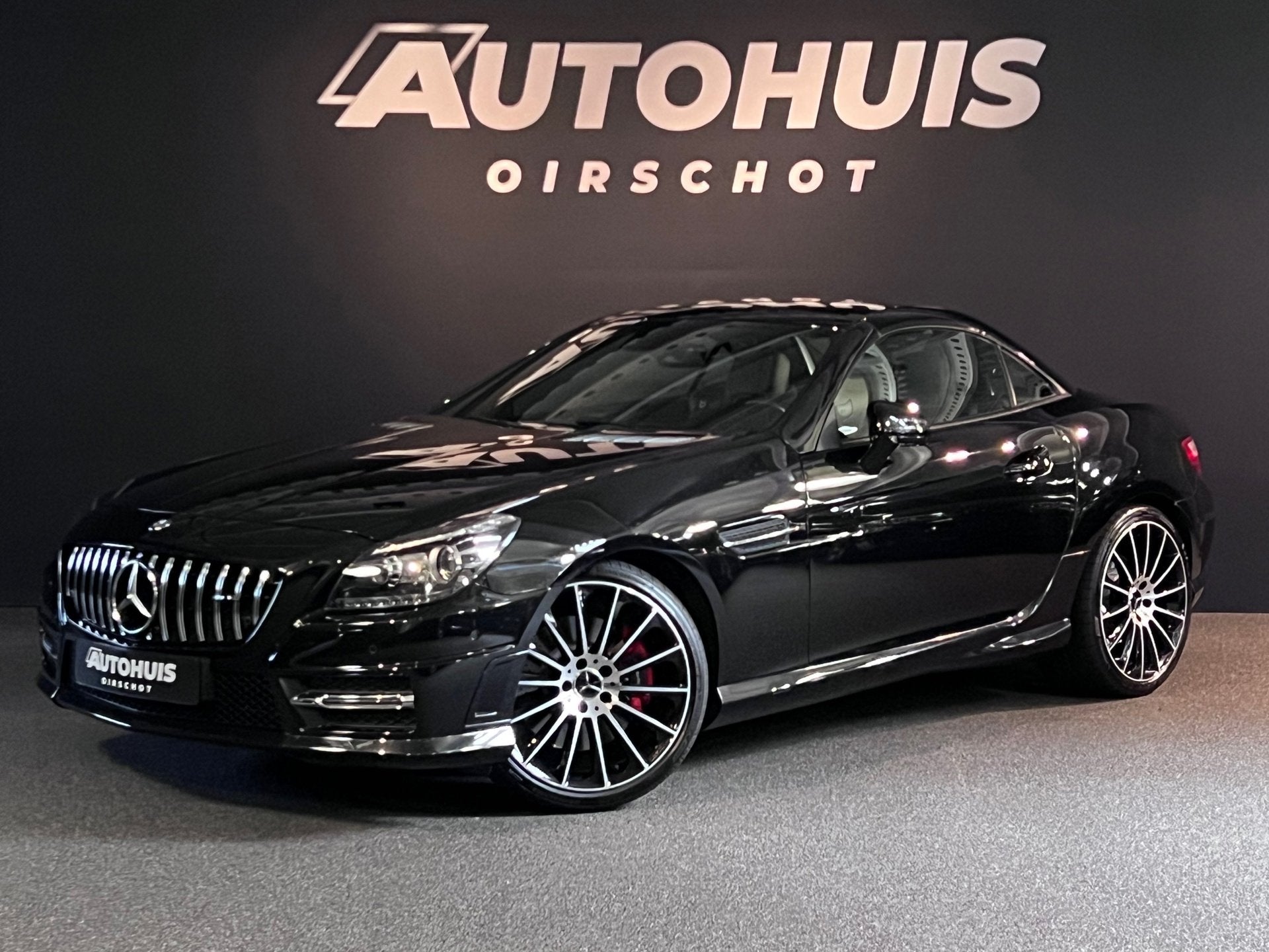Mercedes-Benz SLK-klasse 350 AMG line/ Hardtop/ H&K/ Memory/, Auto's, Mercedes-Benz, Automaat, Euro 5, Achterwielaandrijving, Cabriolet