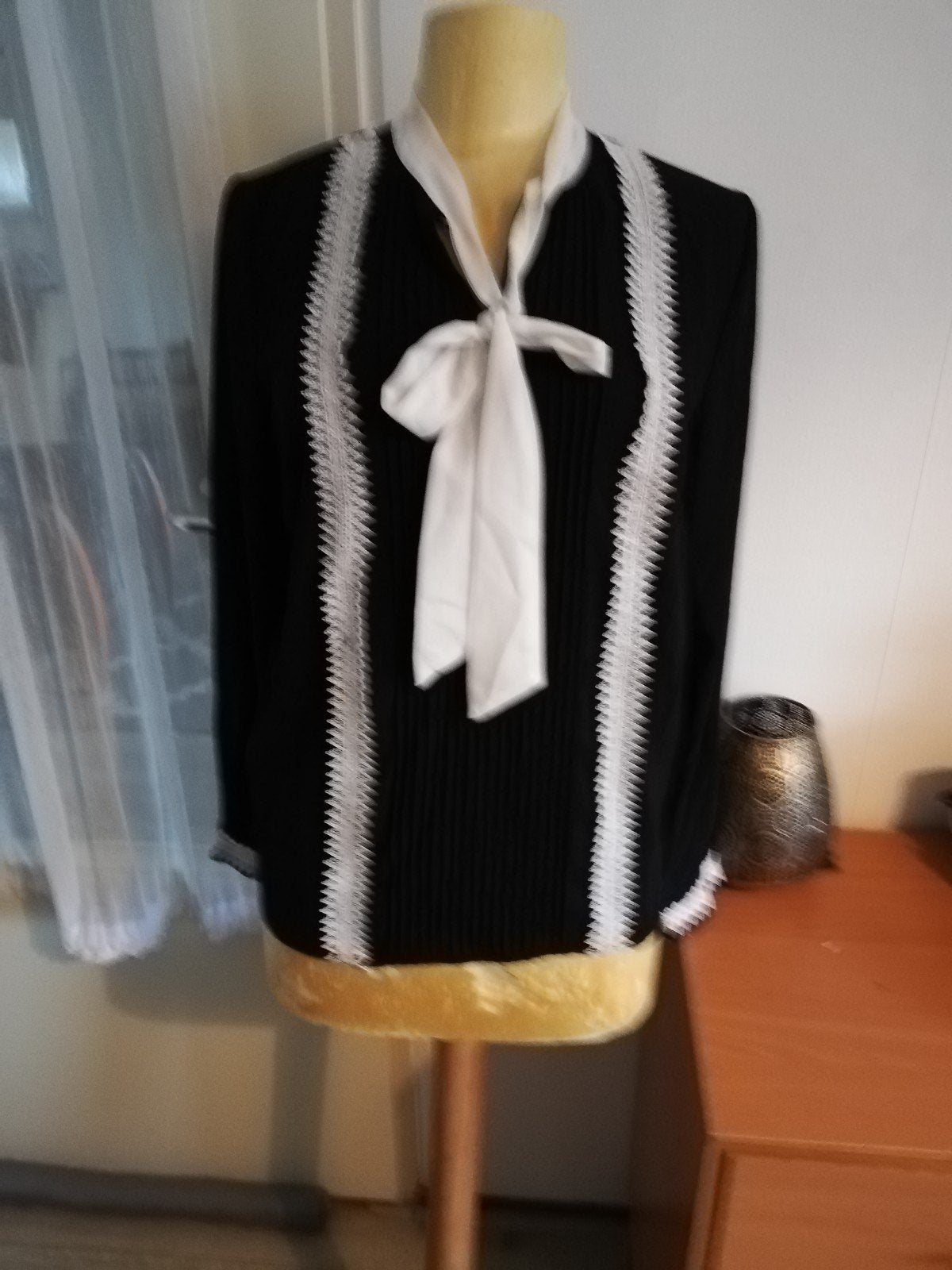 CAPSULE mooi aparte strik  blouse mt 36 zwart/ wit, Kleding | Dames, Overige kleuren, Verzenden, Nieuw, Maat 36 (S)