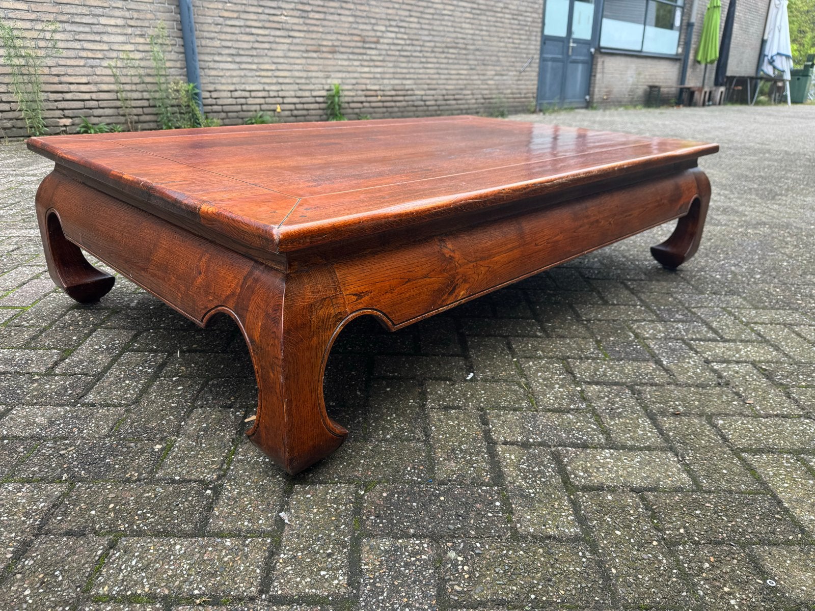 Antieke Chinese salontafel van massief hout, Ophalen