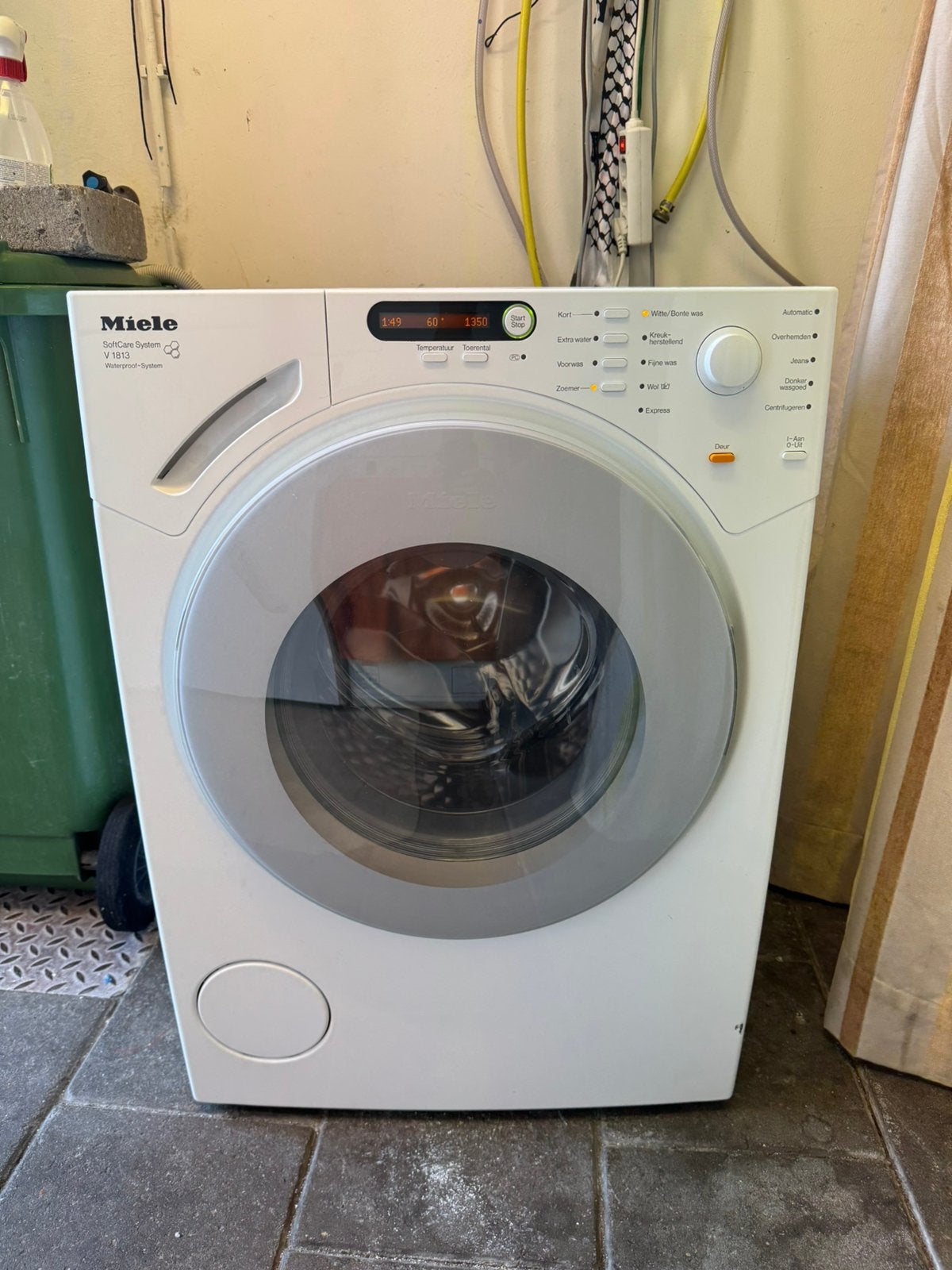 MIELE | Wasmachine | Staat BeganeGrond | Draaiend te Zien, Ophalen, 1200 tot 1600 toeren, Gebruikt, Minder dan 85 cm