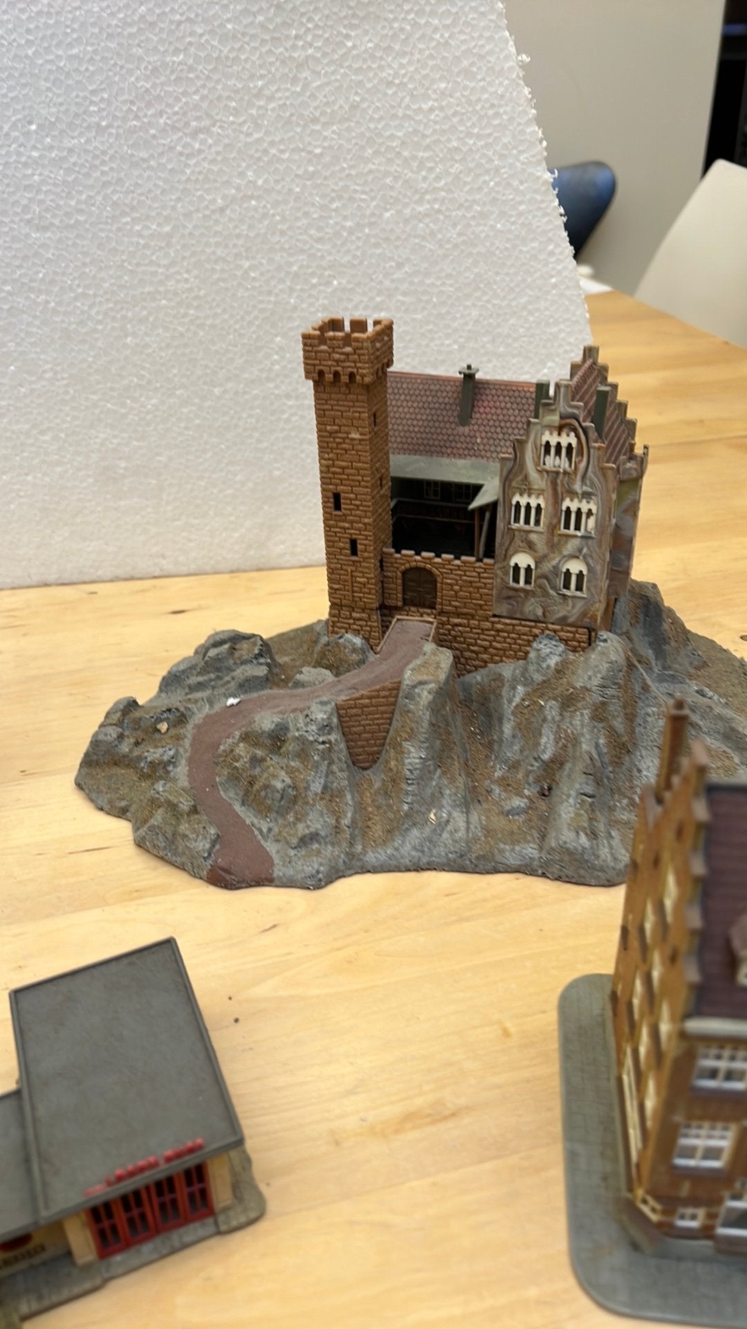 FALLER HUISJES!, Gelijkstroom of Wisselstroom, Brug, Tunnel of Gebouw, Zo goed als nieuw, Ophalen