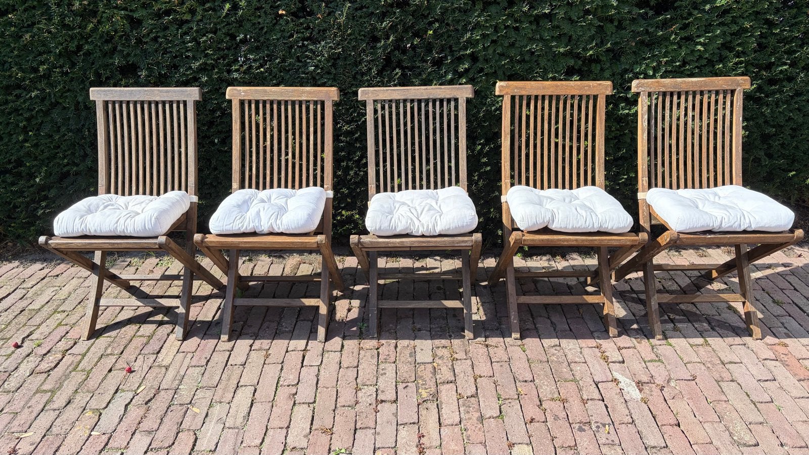 5x Solid Teak Folding Garden Chairs with White Seat Cushions, Ophalen, Gebruikt, Hout, Inklapbaar
