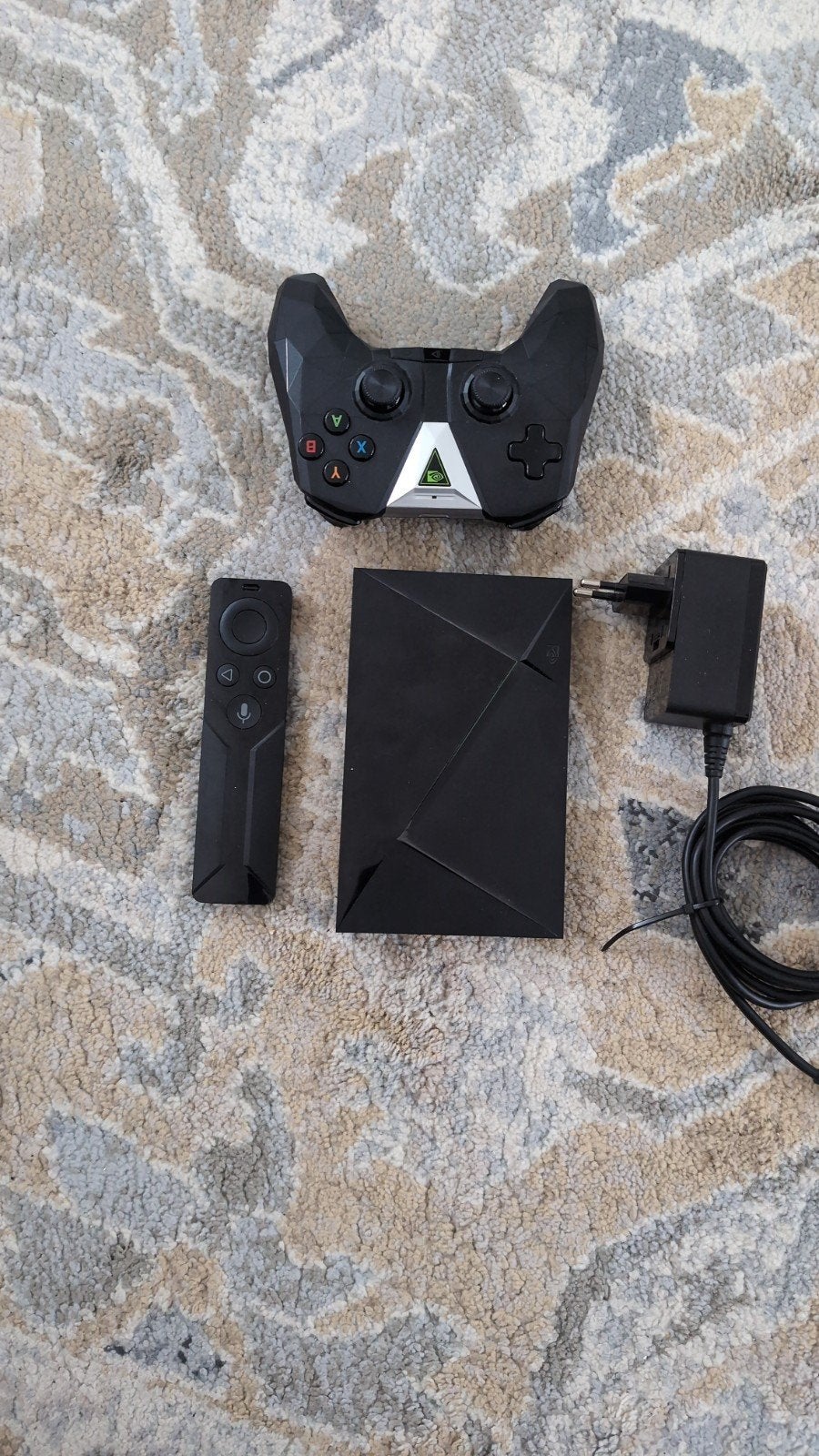NVIDIA Shield TV  met controller en afstandsbediening, Ophalen of Verzenden, Zo goed als nieuw