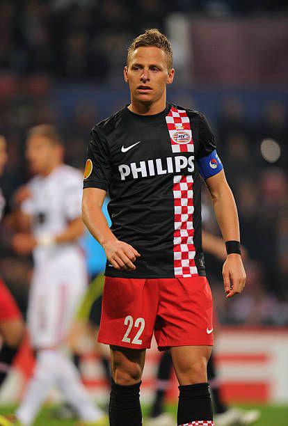GEZOCHT balazs dzsudzsak psv uitshirt 2009/2010, Verzamelen, Sportartikelen en Voetbal, Ophalen of Verzenden, Zo goed als nieuw