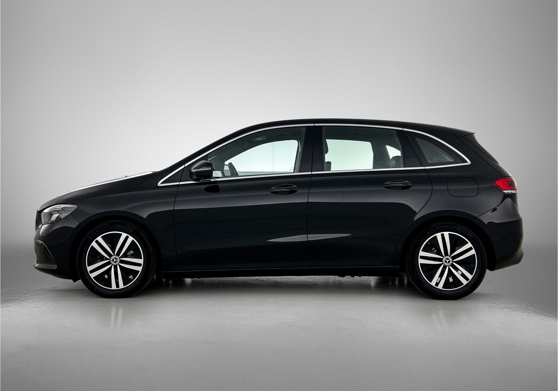 Mercedes-Benz B-Klasse 180 Business Solution Luxury Trekhaak, Auto's, 12 maanden, 136 pk, Gebruikt, 4 cilinders