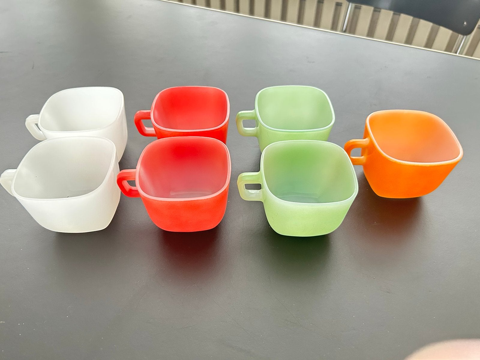 Set van 7 retro Opale France koppen in diverse kleuren, Ophalen of Verzenden