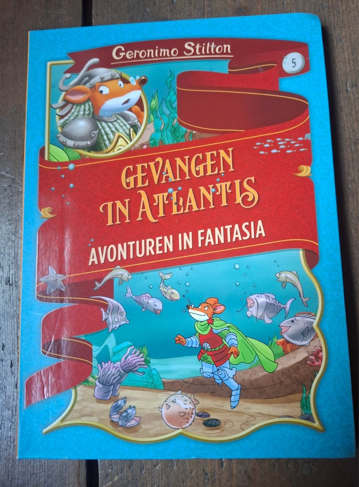Geronimo Stilton - Gevangen in Atlantis, Boeken, Ophalen of Verzenden, Zo goed als nieuw, Geronimo Stilton