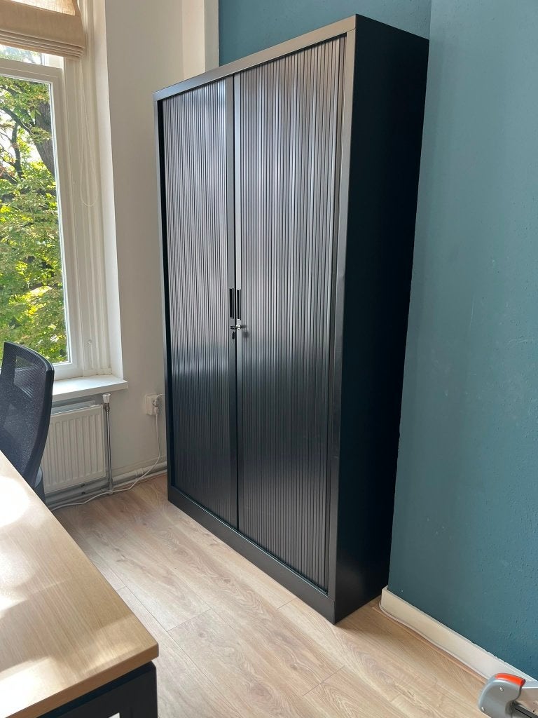 Roldeurkast zwart 198x120x43, Ophalen, 100 tot 150 cm, Zo goed als nieuw, 150 tot 200 cm