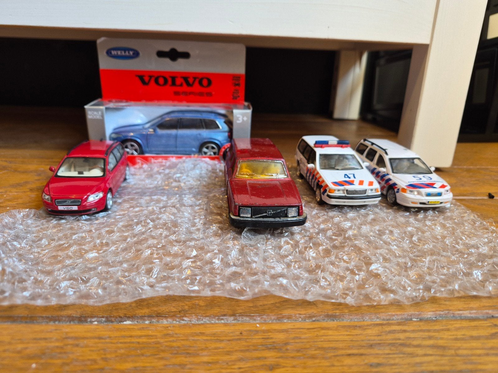 Set Volvo modelauto's 1:43 - V70, 850, V50, XC90, Hobby en Vrije tijd, Modelauto's | 1:43, Verzenden, Zo goed als nieuw, Auto