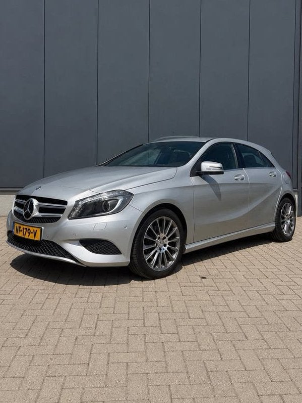 Mercedes A-Klasse A180, Automaat, CarPlay, Camera, Automaat, Achterwielaandrijving, 4 cilinders, Leder en Stof