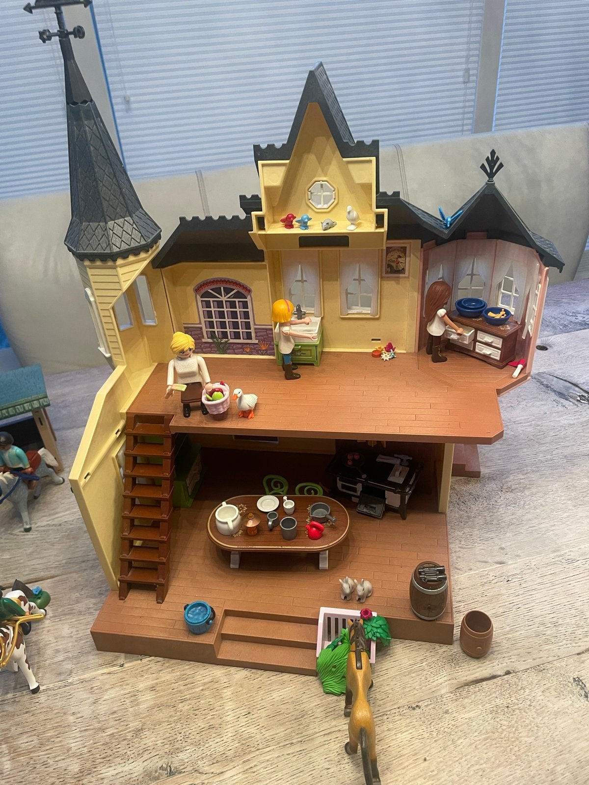 Playmobil  Spirit 9475 + extra paarden, Ophalen of Verzenden, Zo goed als nieuw
