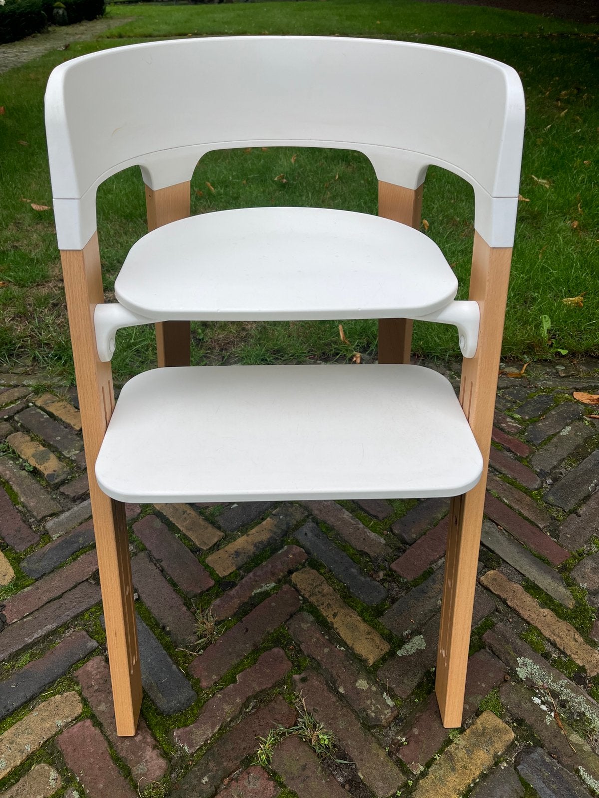 Stokke steps triptrap kinderstoel wit met naturel hout poten, Ophalen, Zo goed als nieuw, Meegroeistoel