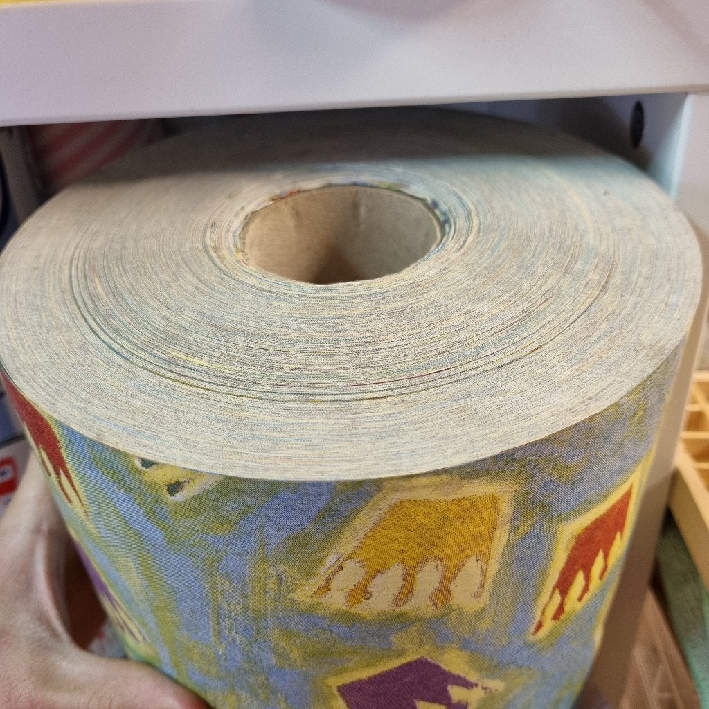 Toonbankrol cadeaupapier winkelrol inpakpapier kroontjes, Diversen, Verzenden, Nieuw