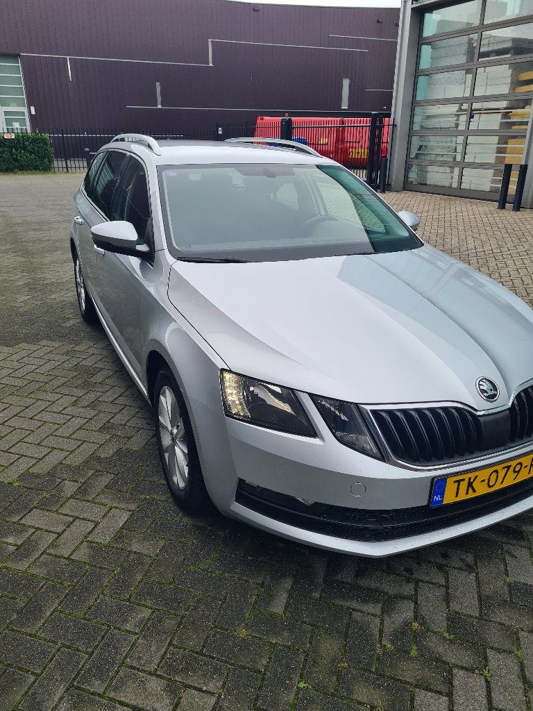 Skoda Octavia 1.0 TSI Greentech 115pk 2018 Grijs, Auto's, Voorwielaandrijving, Stof, Zwart, USB