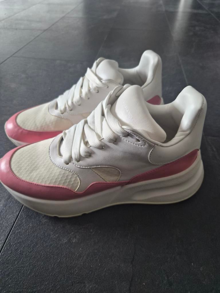 Alexander McQueen Sneakers - Wit/Roze - Maat 38.5, Wit, Ophalen of Verzenden, Sneakers of Gympen, Gedragen