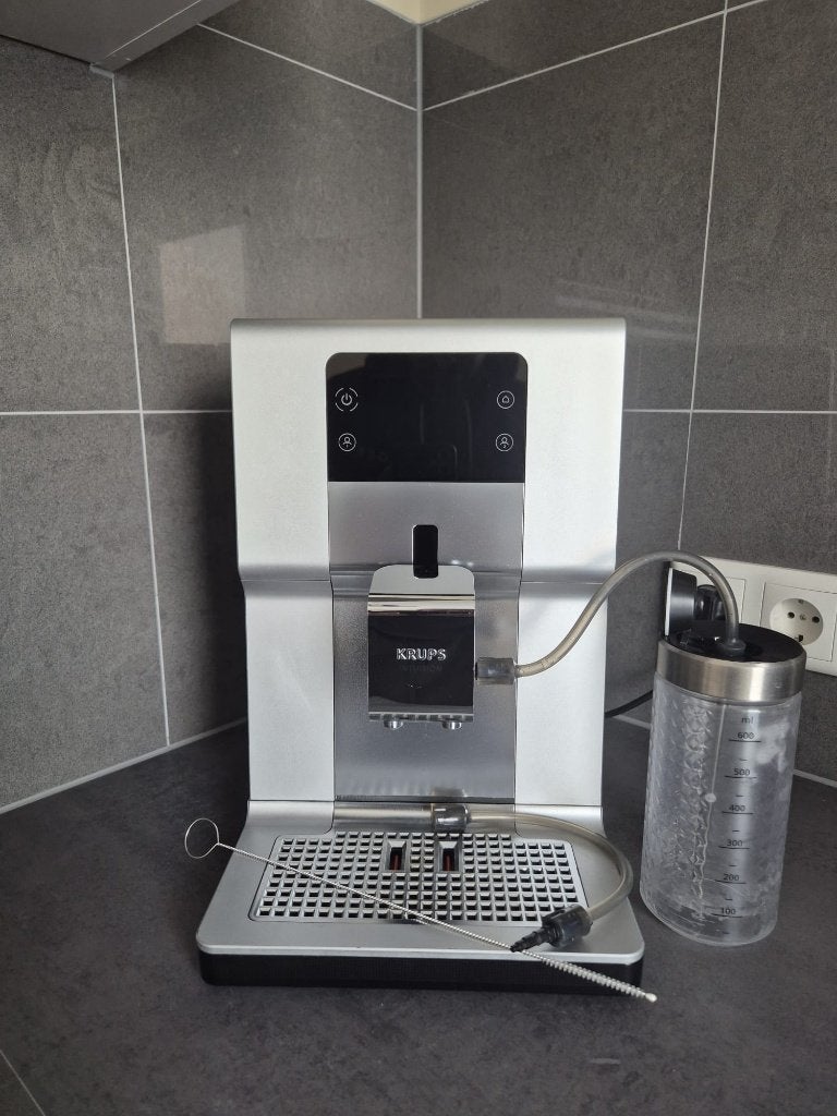 KRUPS EA875 - Intuition Preference+, Witgoed en Apparatuur, Koffiezetapparaten, Ophalen, Afneembaar waterreservoir, 10 kopjes of meer