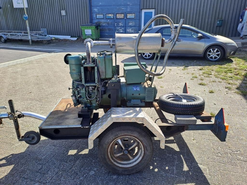 Generator, Ophalen, Elektrisch startend, Dieselolie, Zo goed als nieuw