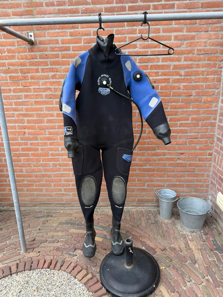 Droogpak gebruikt, Watersport en Boten, Duiken, Ophalen of Verzenden, Gebruikt, Duikpak