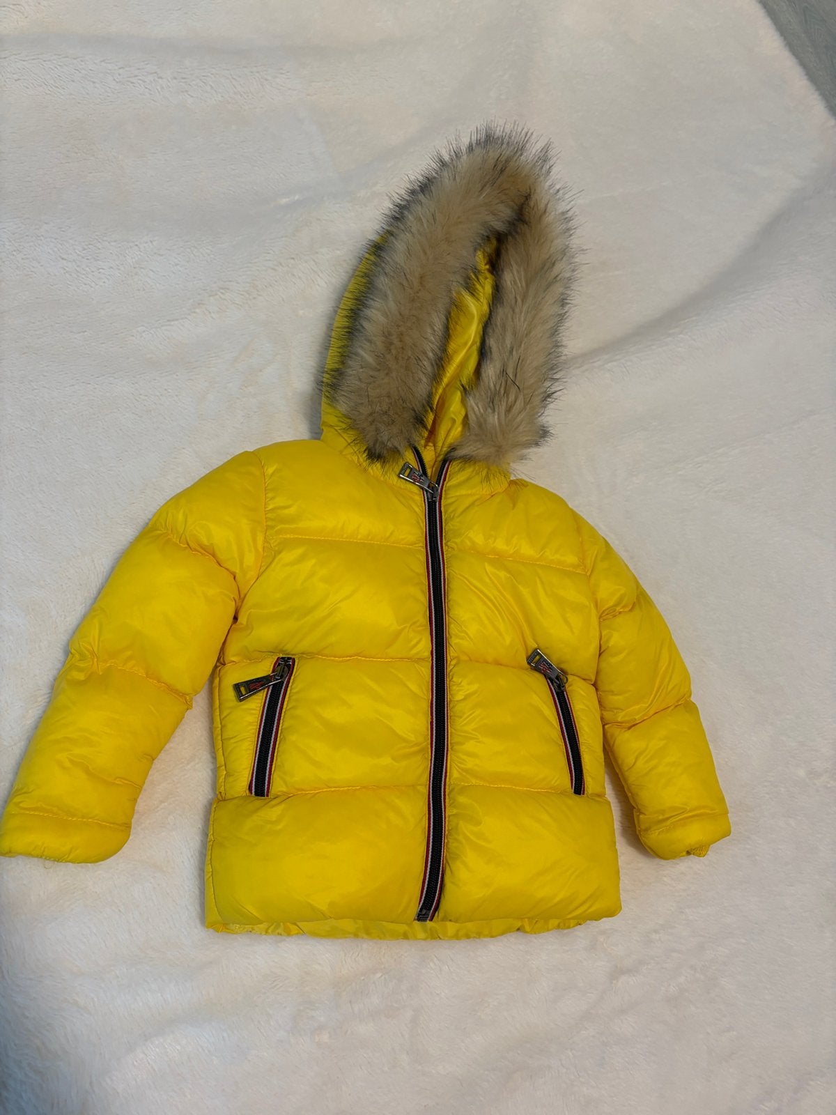 Moncler Gele Winterjas met Bontkraag - Niet Gedragen, Ophalen of Verzenden, Nieuw, Jongen of Meisje
