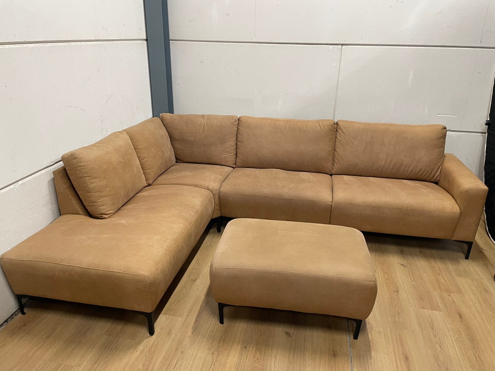 Mooie luxe suede cognac bruine hoekbank - GEREINIGD!!!, Ophalen, 250 tot 300 cm, Luxe, Hoekbank