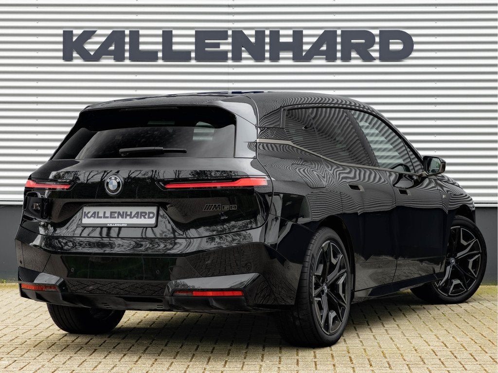 BMW iX M60 - Pano - Bowers & Wilkins - Active Steering - Luc, Auto's, BMW, 12 maanden, Gebruikt, 4 stoelen, Zwart