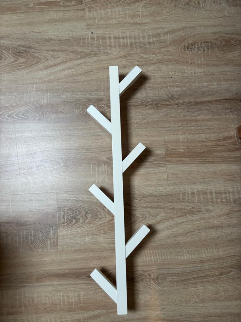 Witte wandkapstok in boomvorm, Wandkapstok, 100 tot 150 cm, Ophalen of Verzenden, Zo goed als nieuw
