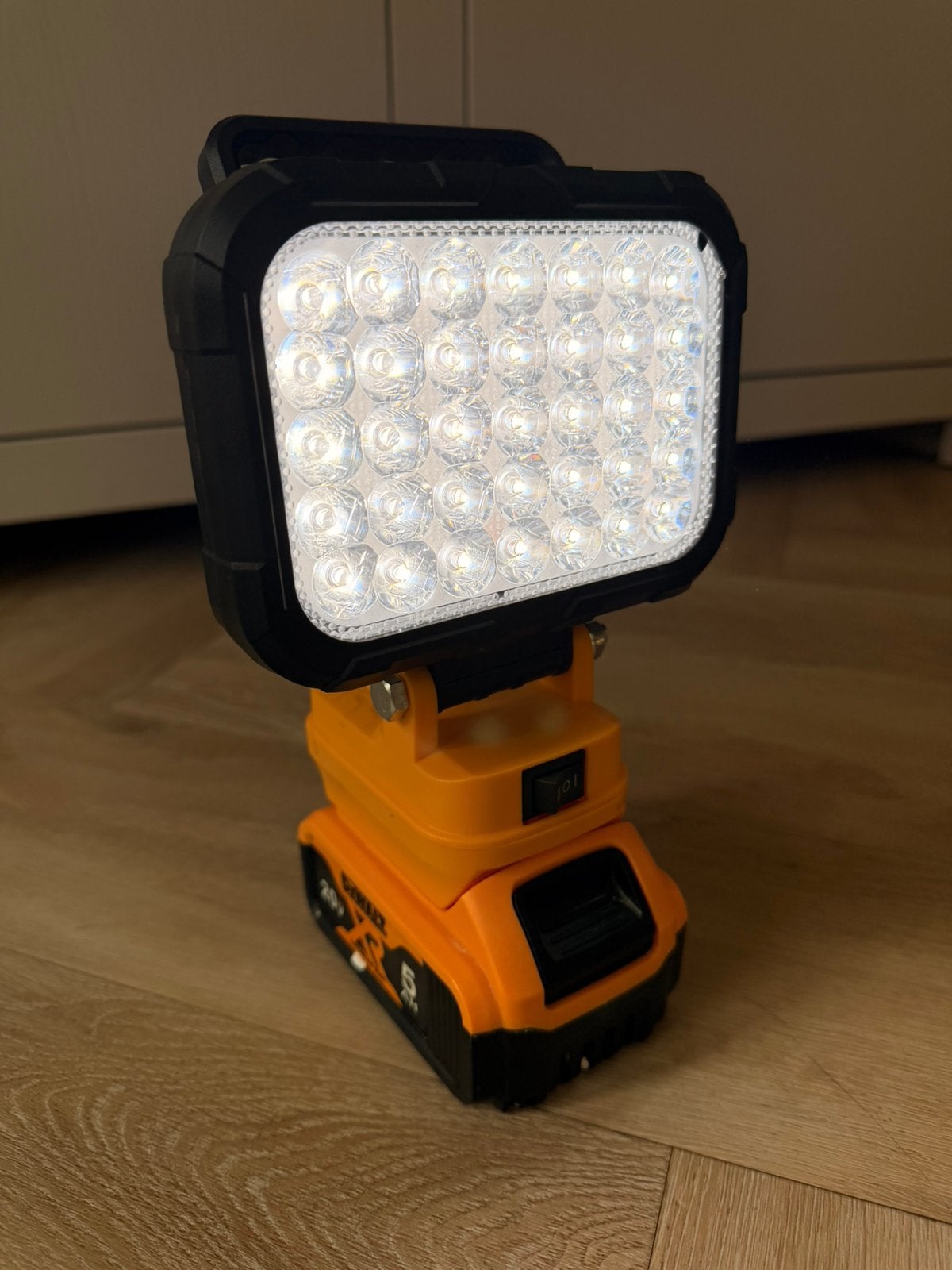 Krachtige 48W LED lamp – DeWalt 18V/20V accu compatibel excl, Lineax pro, Nieuw, Ophalen of Verzenden, Accu