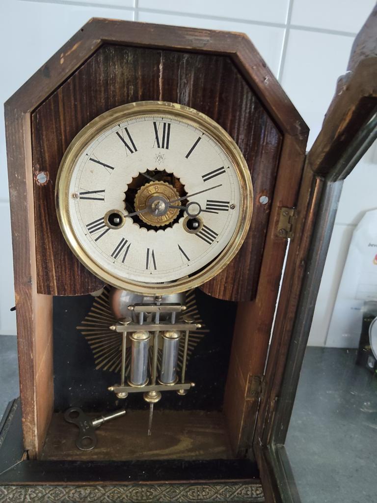 Antieke schoorsteenklok - Houten mantelklok, Antiek en Kunst, Antiek | Klokken, Ophalen of Verzenden