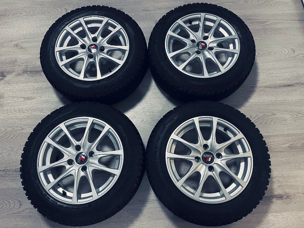14 inch 4x100 Toyota Aygo sportvelgen met winterbanden VW up, Auto-onderdelen, Ophalen, 14 inch, Gebruikt, 175 mm