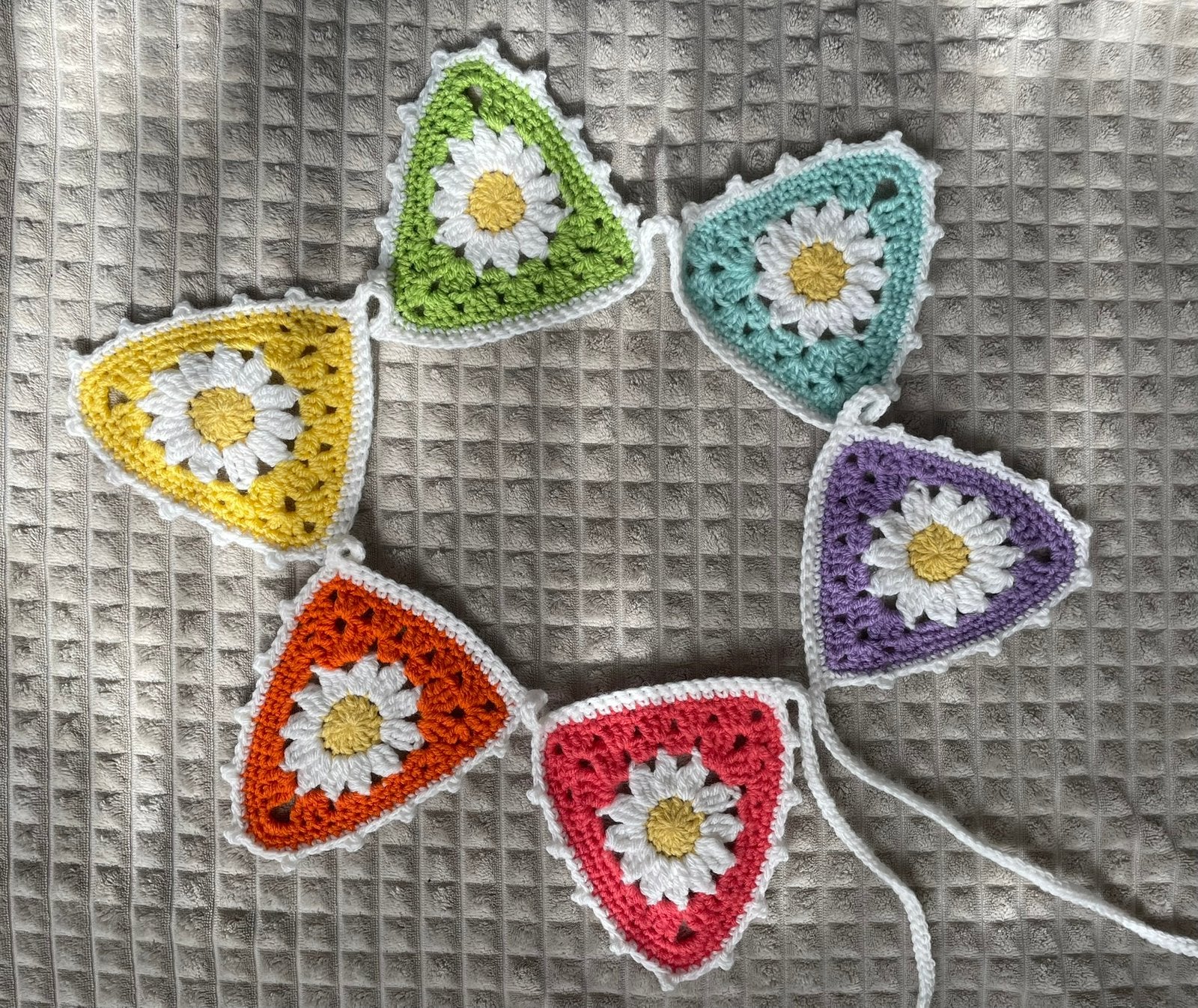Gehaakte Bloemen Slinger - Vrolijke Decoratie, Meerkleurig, Verzenden, Overige stijlen, Zo goed als nieuw
