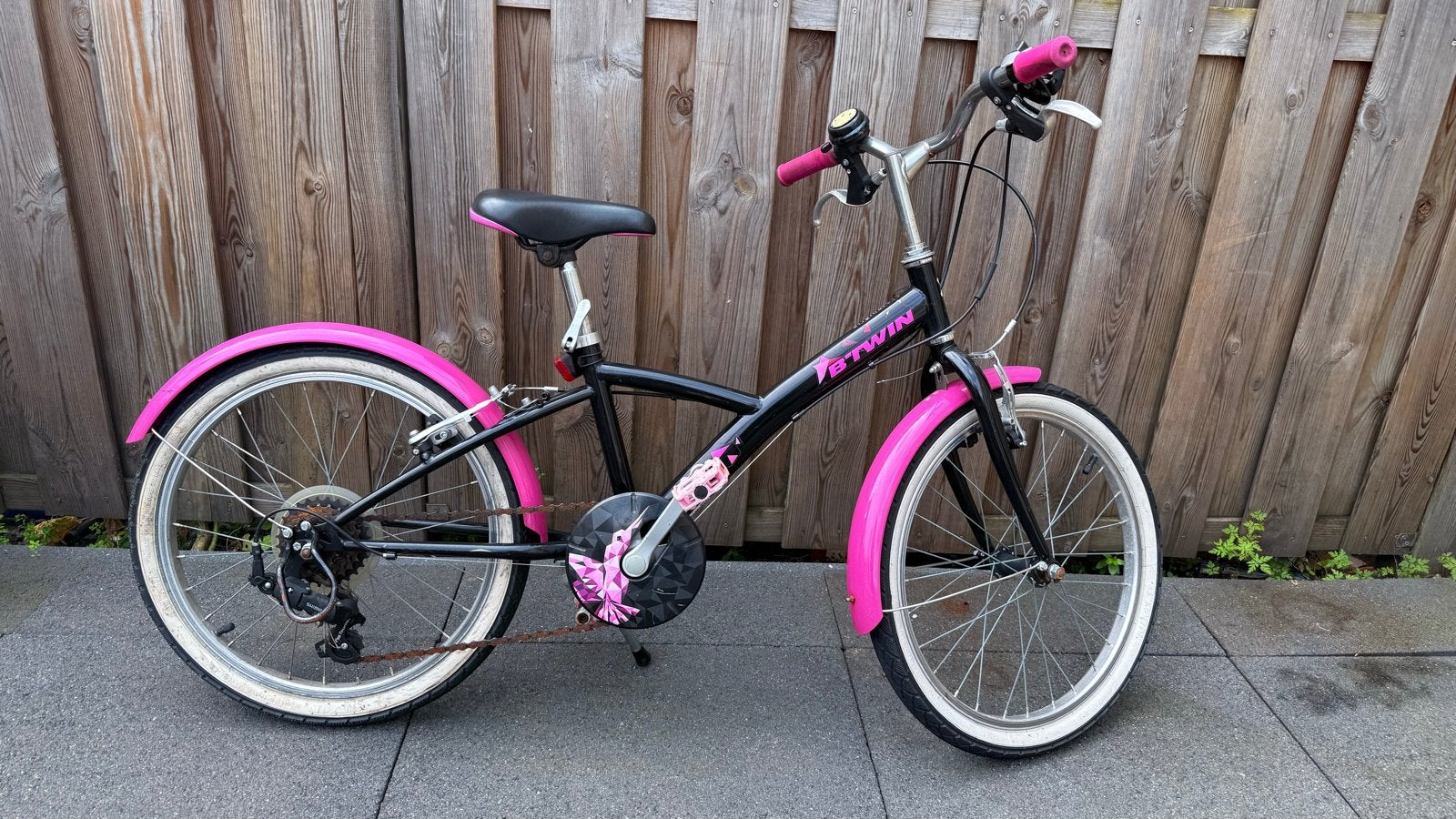 B'Twin kinderfiets 20 inch - zwart/roze, Ophalen, Gebruikt, Velgrem, 16 tot 20 inch