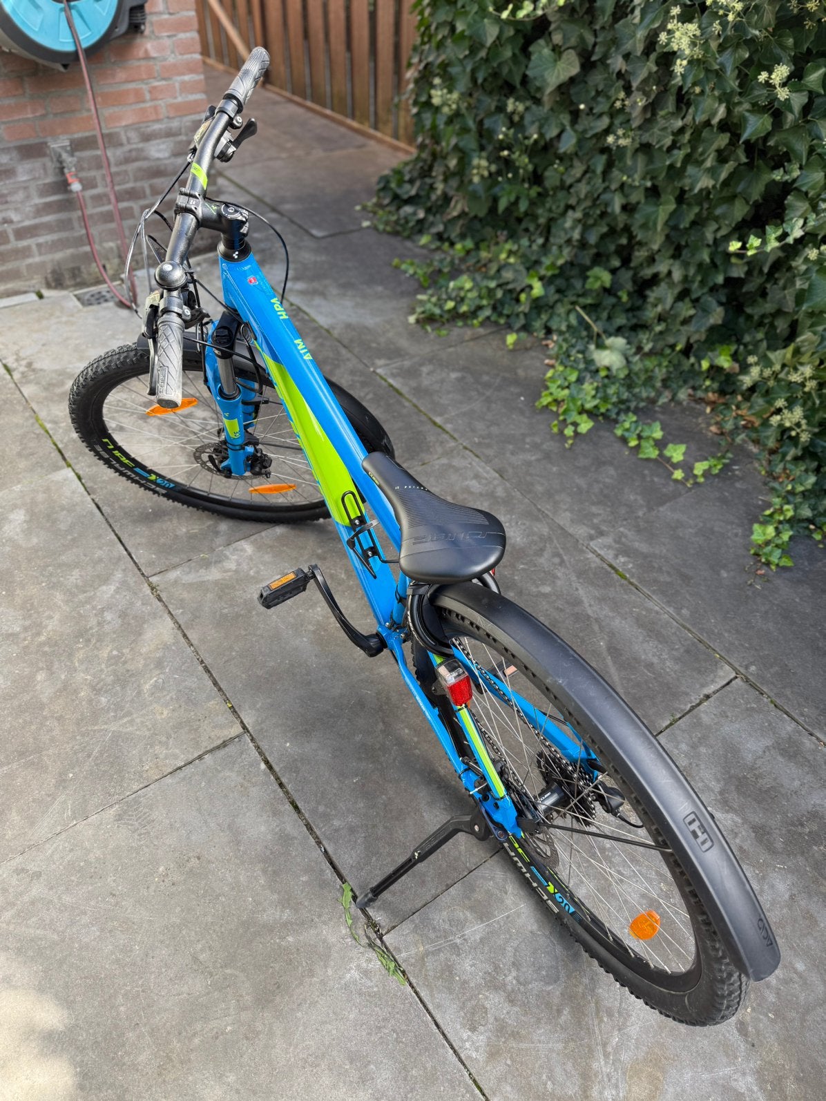 Foto 3 van CUBE Aim mountainbike blauw/groen – junior / kleine maat
