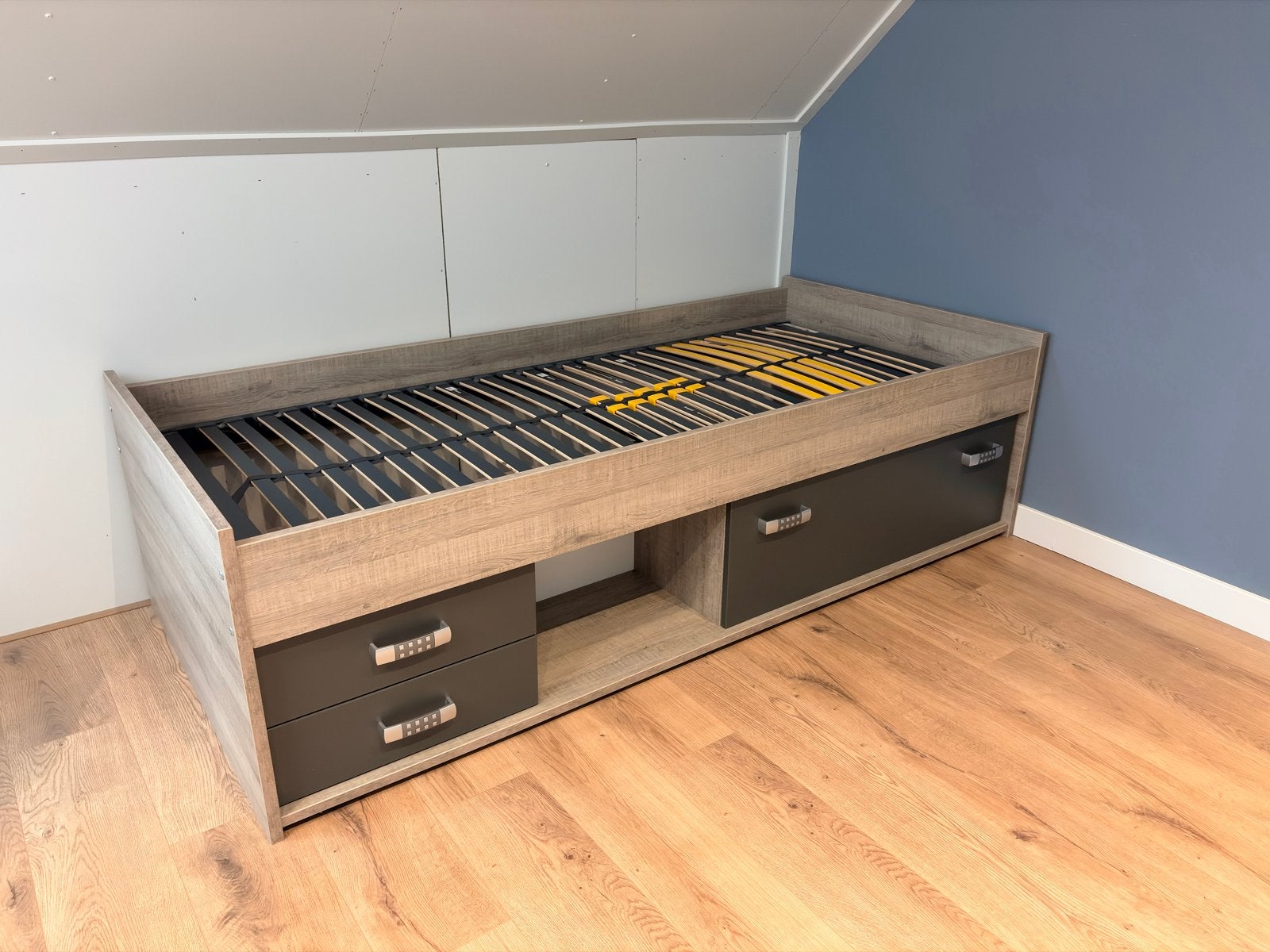 Eenpersoonsbed met opbergruimte en lattenbodem 90x200cm, Huis en Inrichting, Slaapkamer | Bedden, Ophalen, Gebruikt, 90 cm, Eenpersoons