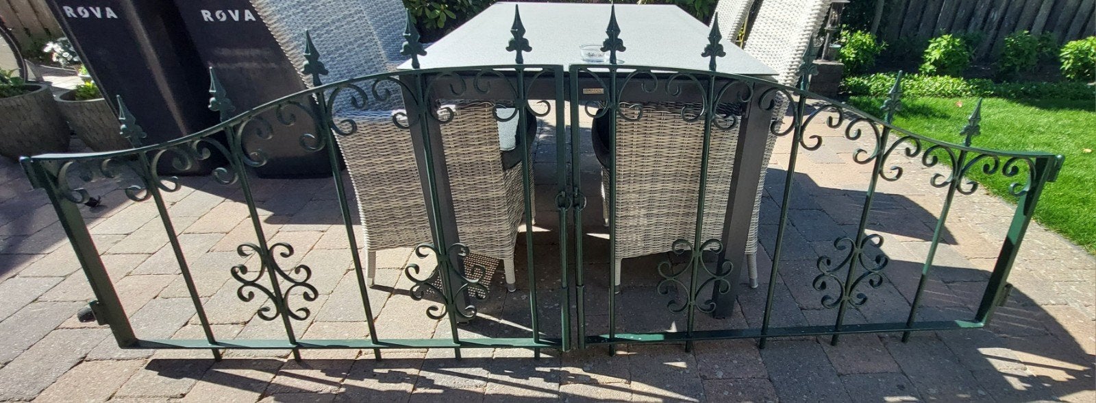 Te koop: hekwerk met sierlijke details, Tuin en Terras, Tuinhekken en Hekwerk, Met poort, Gebruikt, Ophalen of Verzenden, Sierhekwerk