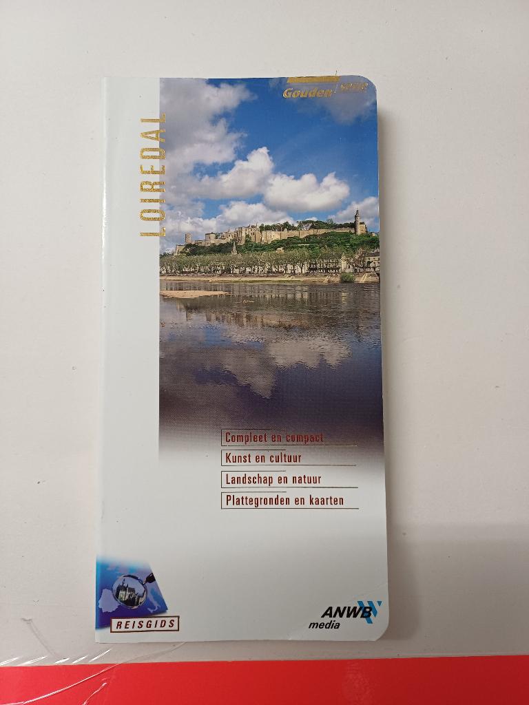 ANWB - Reisgids Gouden Serie - Loiredal, Boeken, Reisgidsen, Gelezen, Europa, Ophalen of Verzenden, Reisgids of -boek