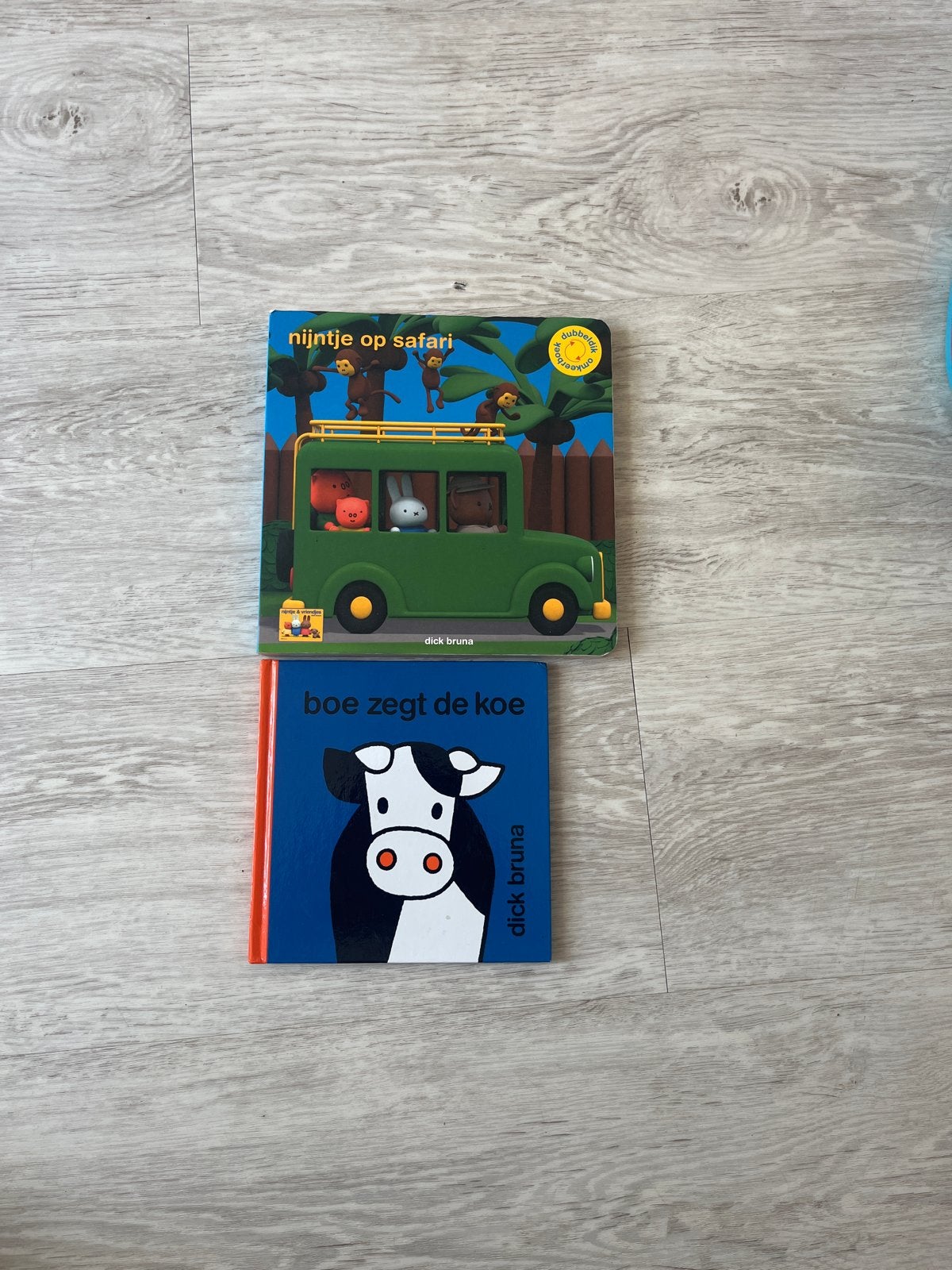 2 Dick Bruna Boekjes: Nijntje op Safari & Boe zegt de Koe, Ophalen, Zo goed als nieuw, 1 tot 2 jaar
