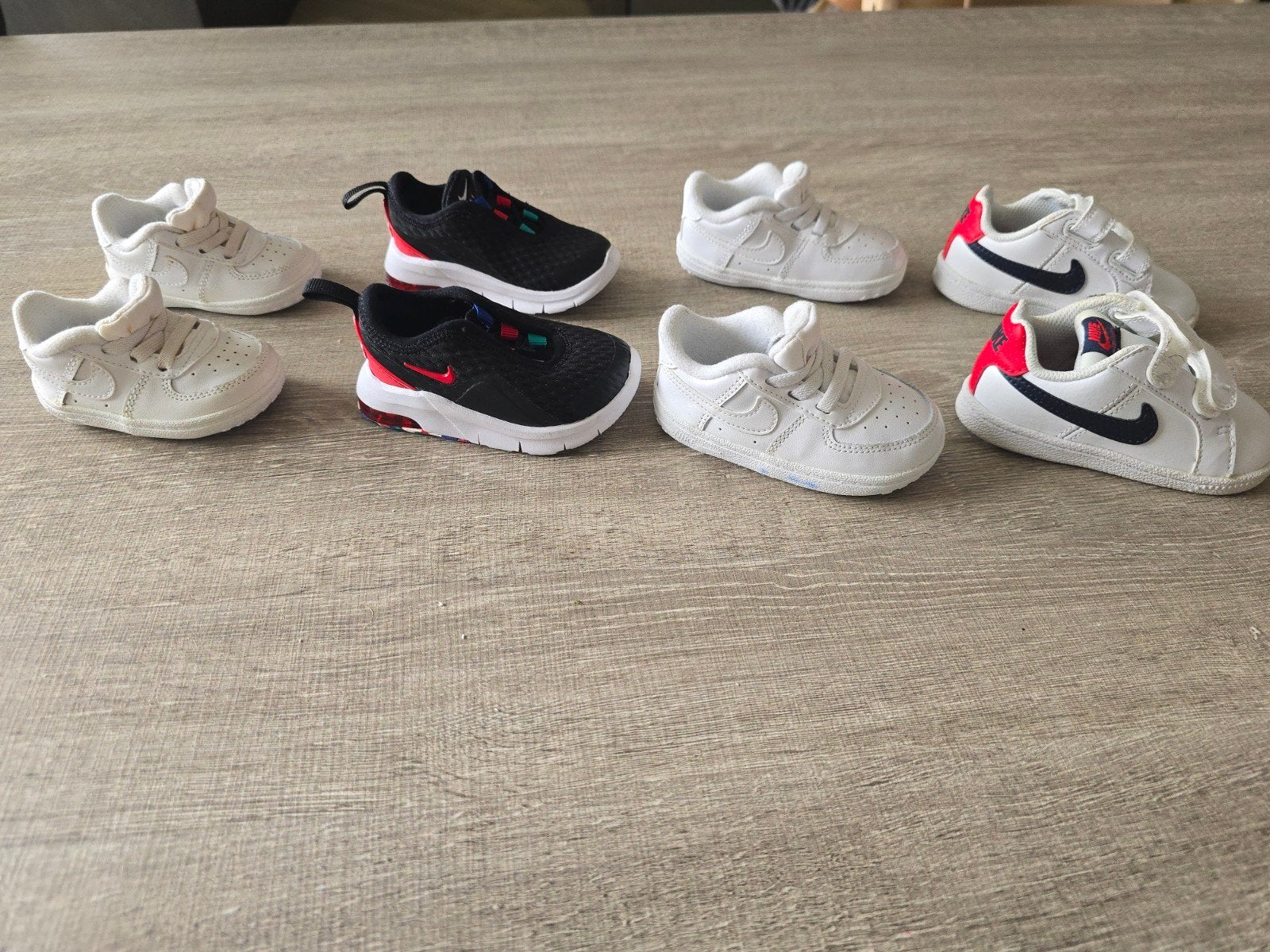 Nike schoenen: Airforce 1, Air Max Motion 2, Court Royale, Jongen of Meisje, Schoenen, Ophalen of Verzenden, Zo goed als nieuw