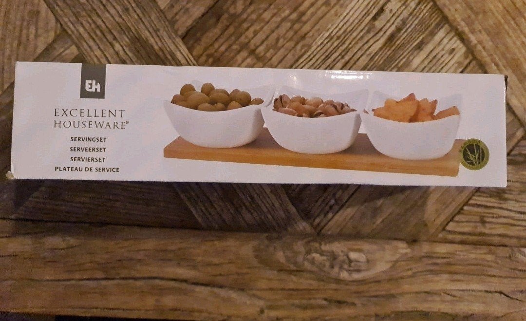 serveerset met 3 schaaltjes en bamboe plank nieuw, Ophalen of Verzenden, Nieuw, Overige stijlen, Schaal of Schalen