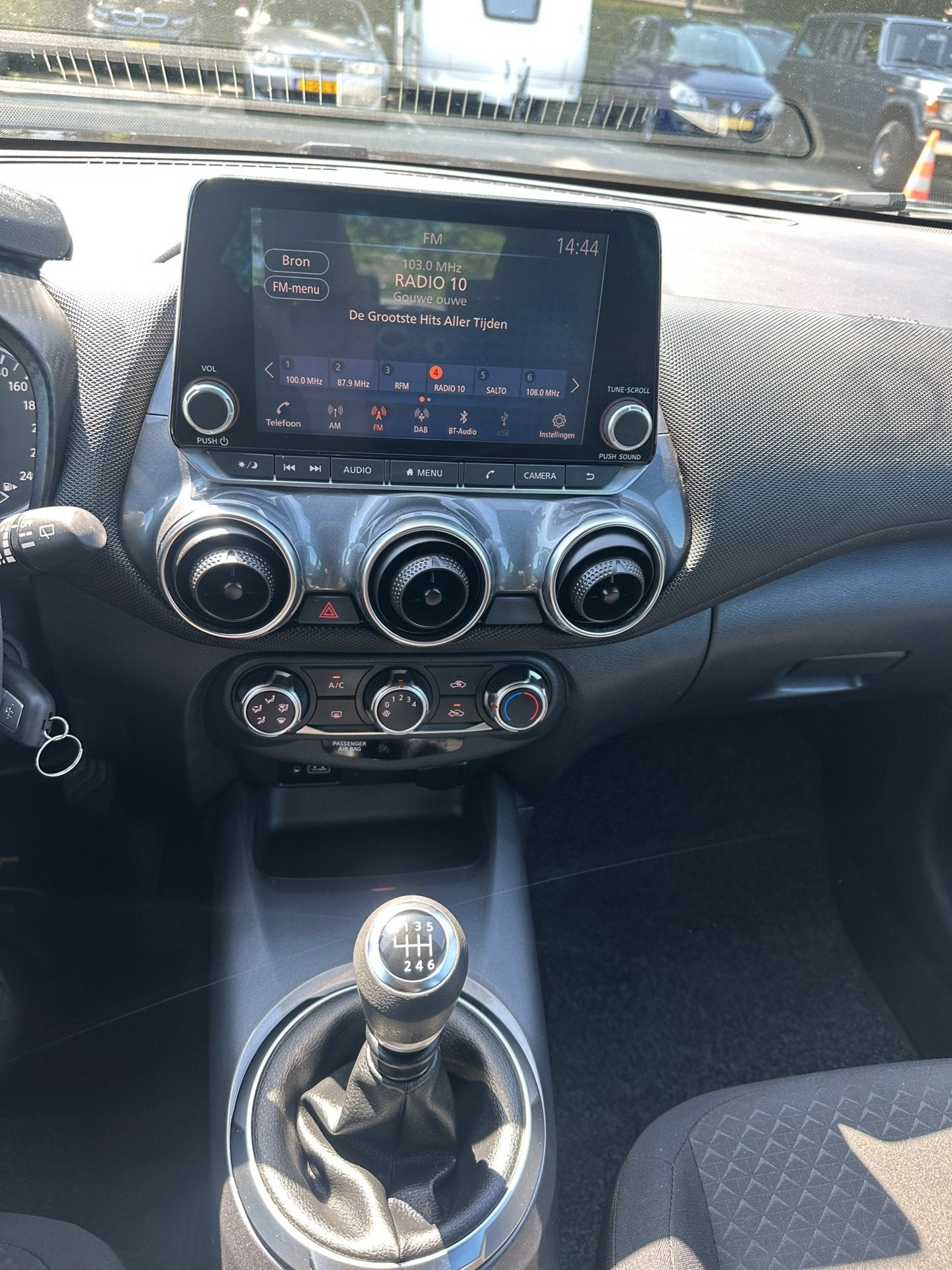 Foto 10 van Nissan Juke 1.0 DIG-T Acenta , carplay , camera