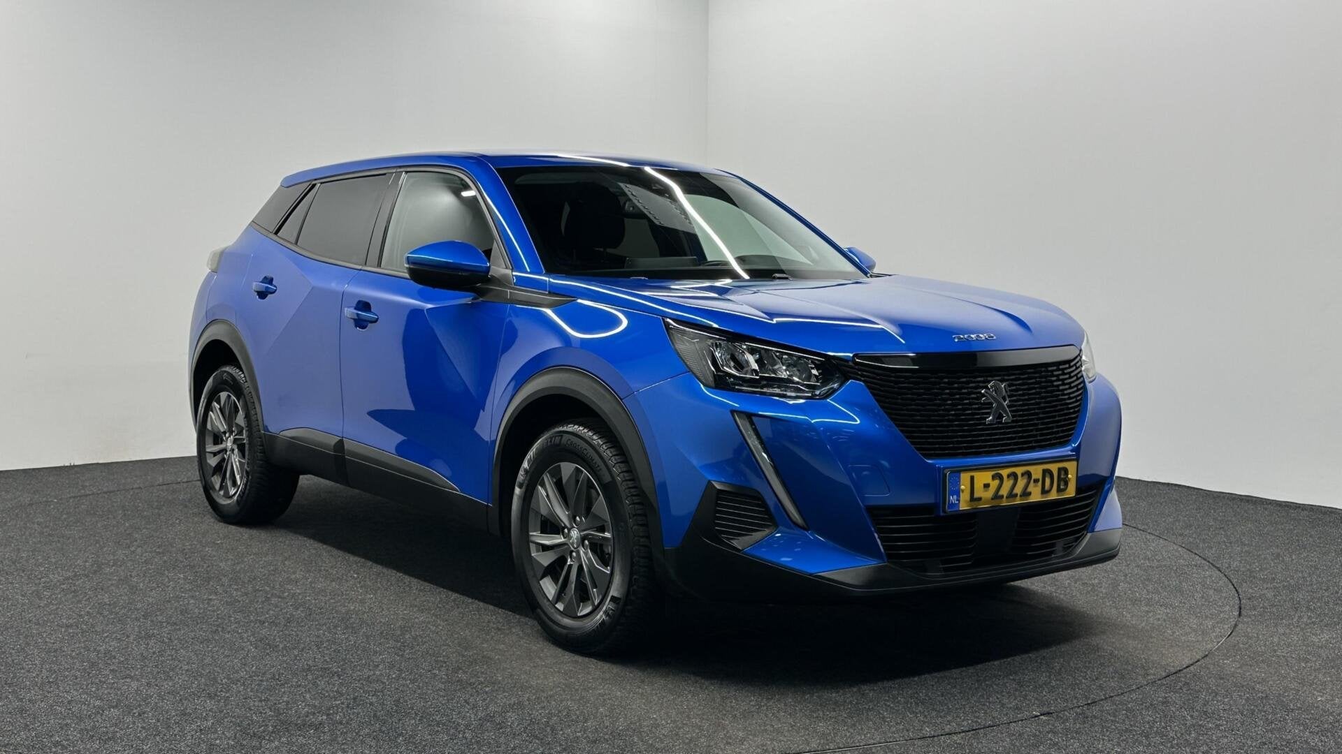 Peugeot 2008 1.2 PureTech Active Pack CAMERA CARPLAY NAVI CR, Gebruikt, Euro 6, 1199 cc, Met garantie (alle)