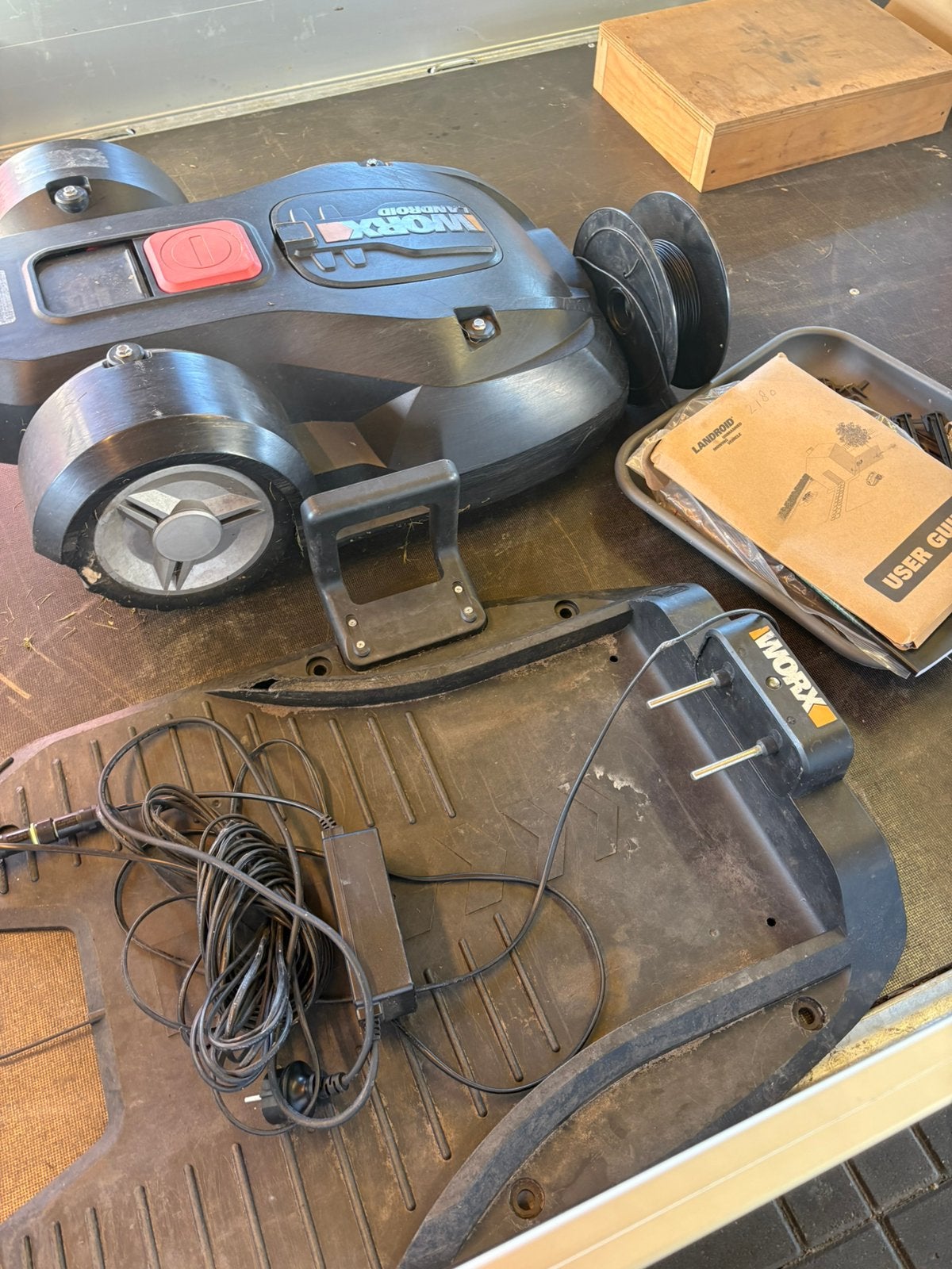 Robotgrasmaaier Worx Landroid L2000I wegens verhuizing, Tuin en Terras, Ophalen, Gebruikt