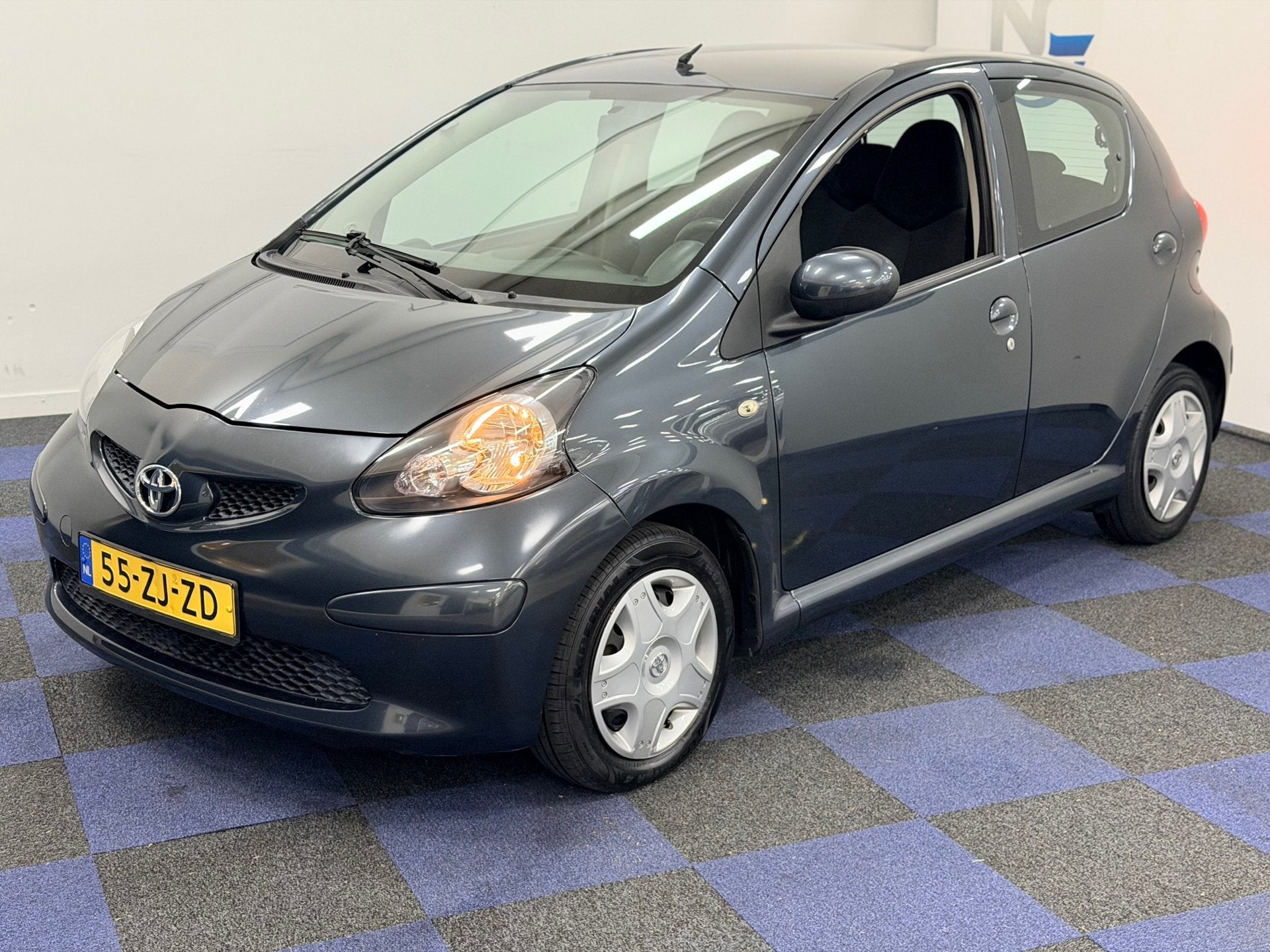 Toyota Aygo 1.0-12V + / AIRCO / NAP NETTE AUTO, Voorwielaandrijving, Dealer onderhouden, Gebruikt, 4 stoelen