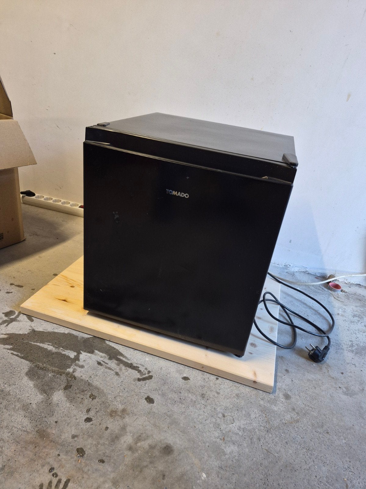 Compacte Tomado mini vriezer - Ideaal voor kleine ruimtes