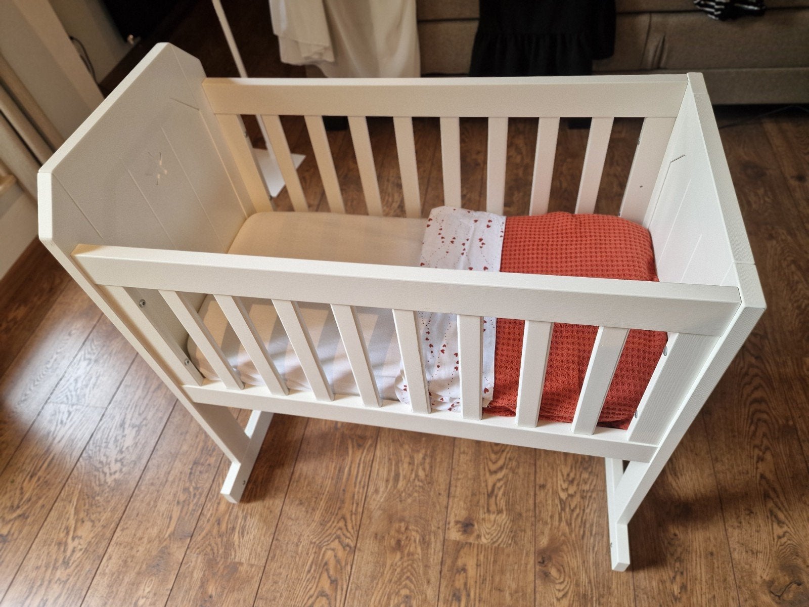 Witte wieg compleet met hemeltje en piekstok en beddengoed, Kinderen en Baby's, Babywiegjes en Ledikanten, Ophalen, Zo goed als nieuw