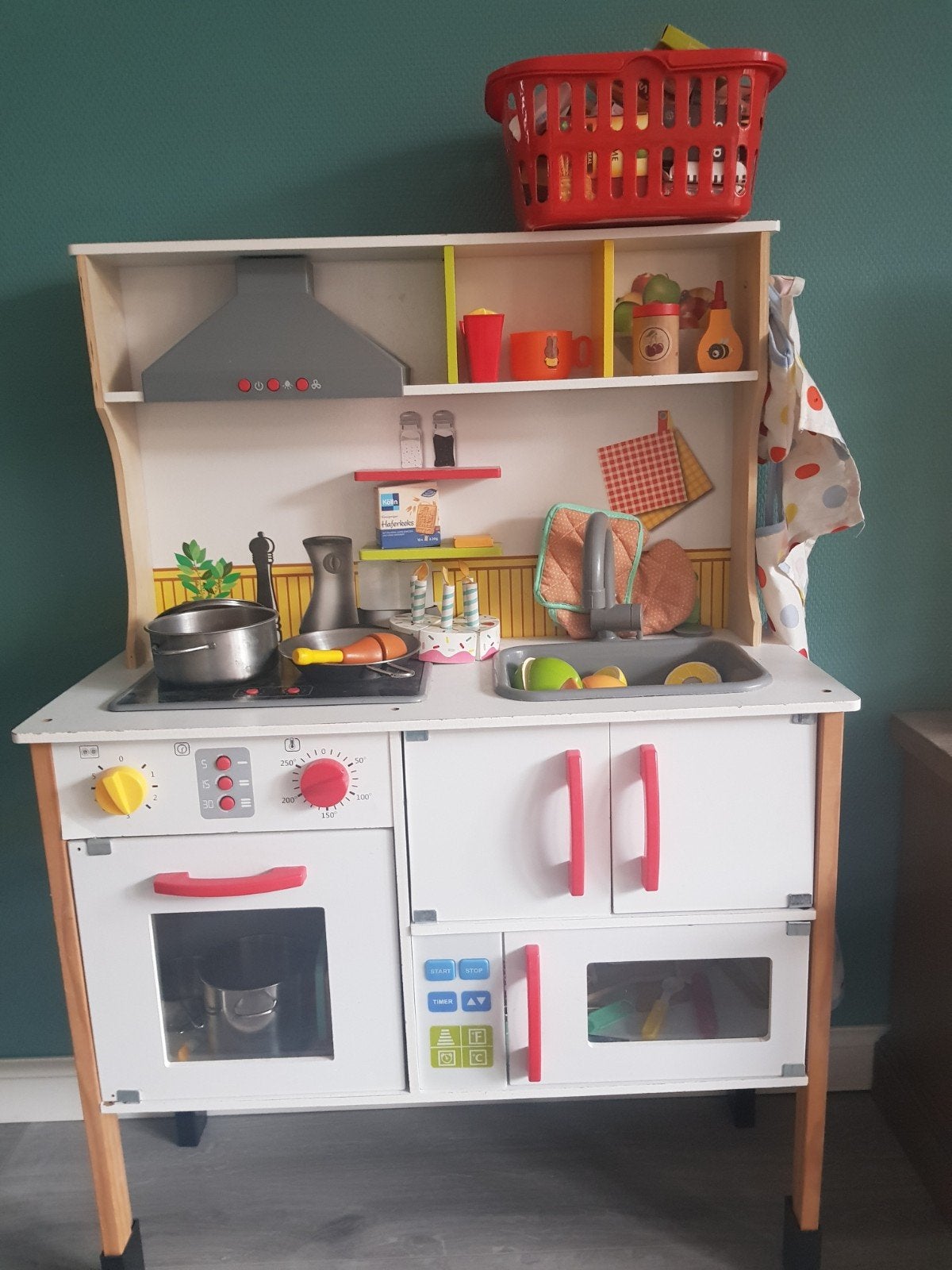 Houten speelkeuken met uitgebreid accessoirepakket, Ophalen, Zo goed als nieuw, Hout, Speelkeuken