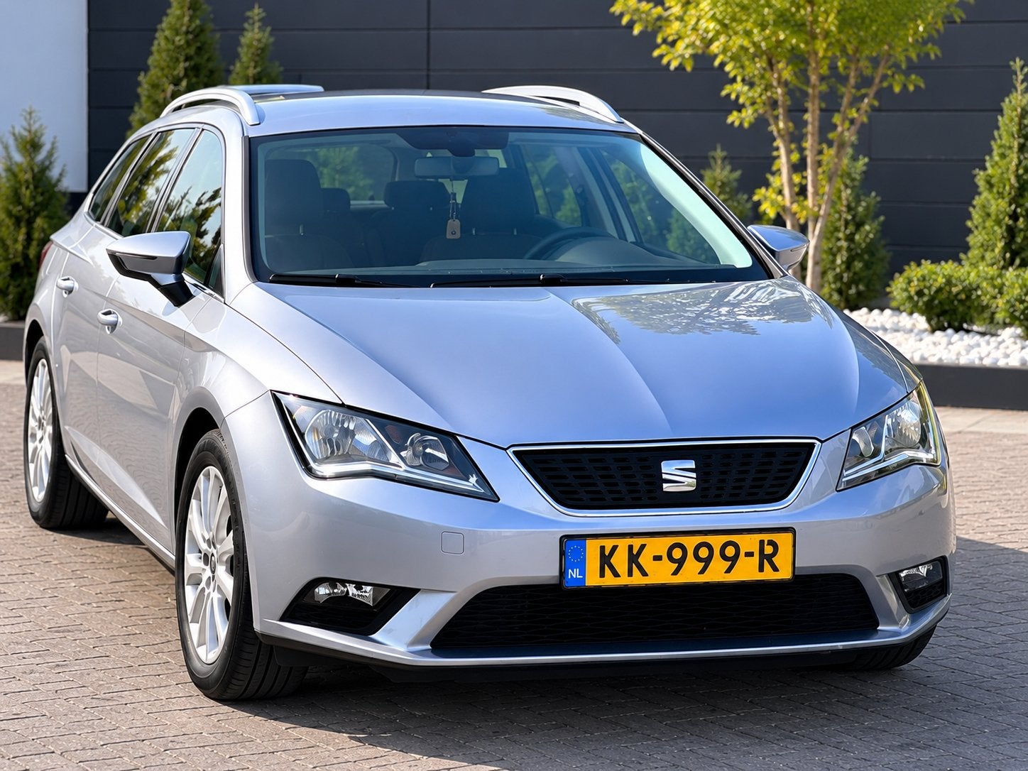 Seat Leon 1.0 Ecotsi 115PK 2016 Grijs, Auto's, Voorwielaandrijving, 1136 kg, 610 kg, Origineel Nederlands