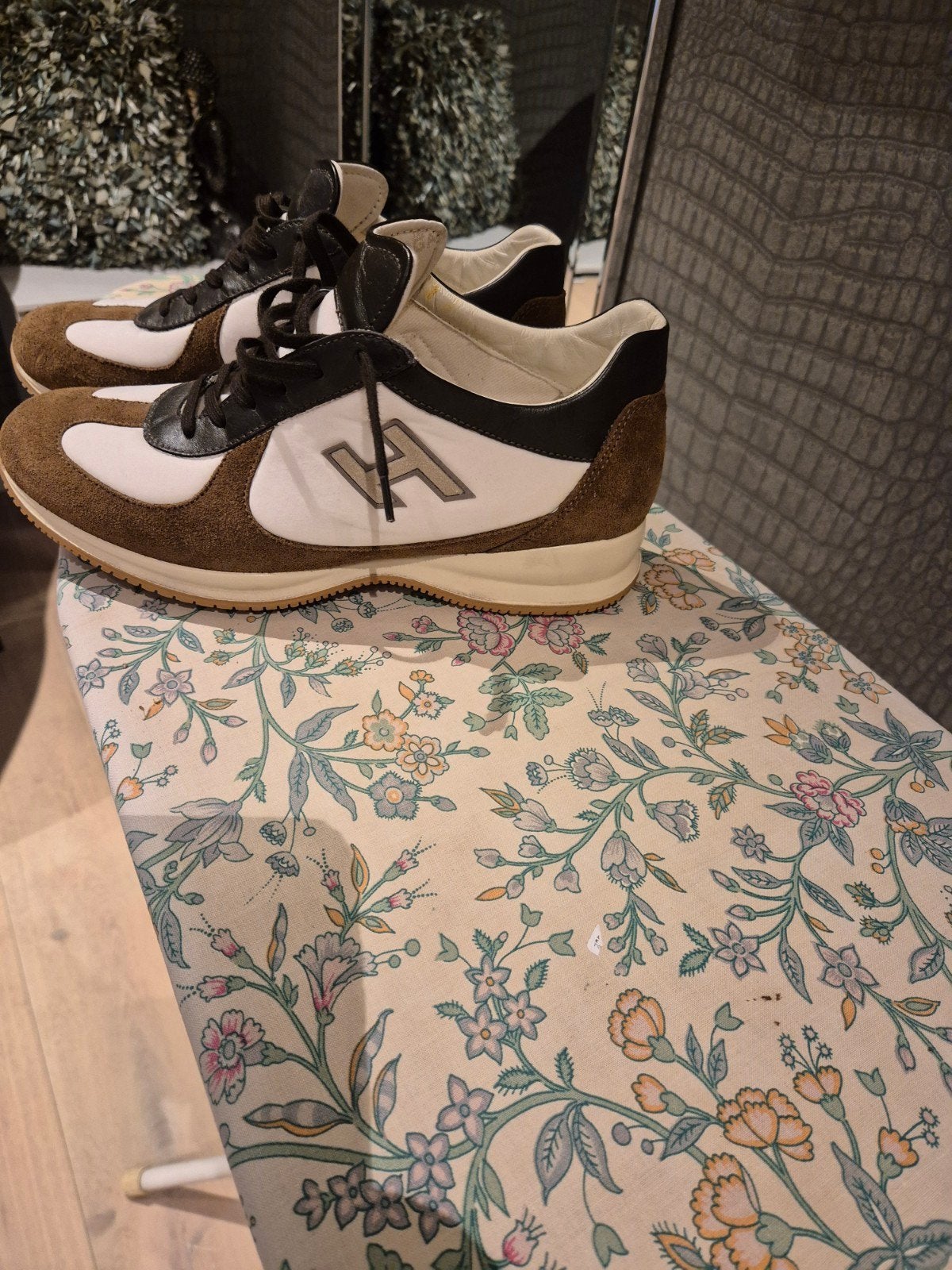 Hogan sneakers bruin/wit - Maat 43, Ophalen, Bruin
