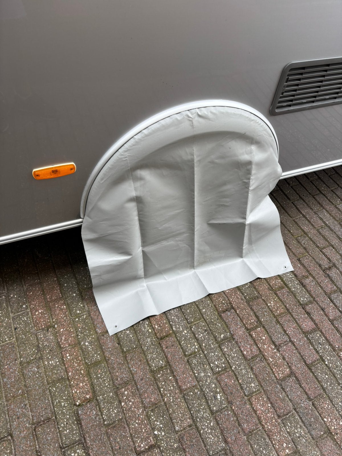 Wielflap voor caravan met ronde bies, Ophalen of Verzenden, Gebruikt